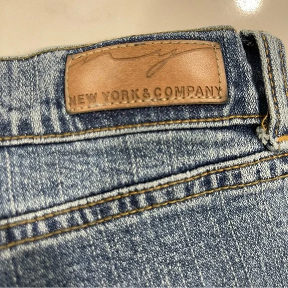 New York & Company Denim Blue Jeans Average Bootcut Size 18 - Picture 9 of 12